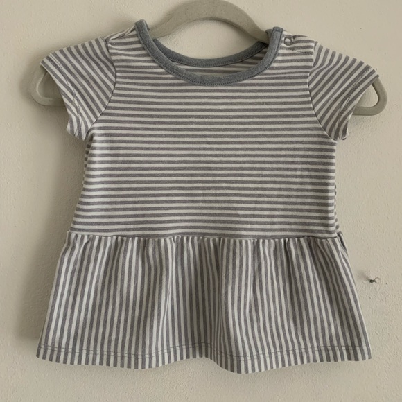 6-9M gray and white stripe peplum top from Carter’s - Picture 1 of 4
